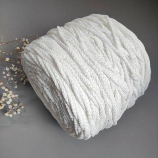 Шнур п/э 5мм (Белый) 200м (Предзаказ) Houseyarn