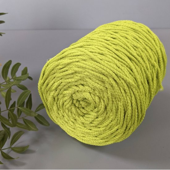 Шнур п/э 3мм с сердечником (Салат) 200м Houseyarn